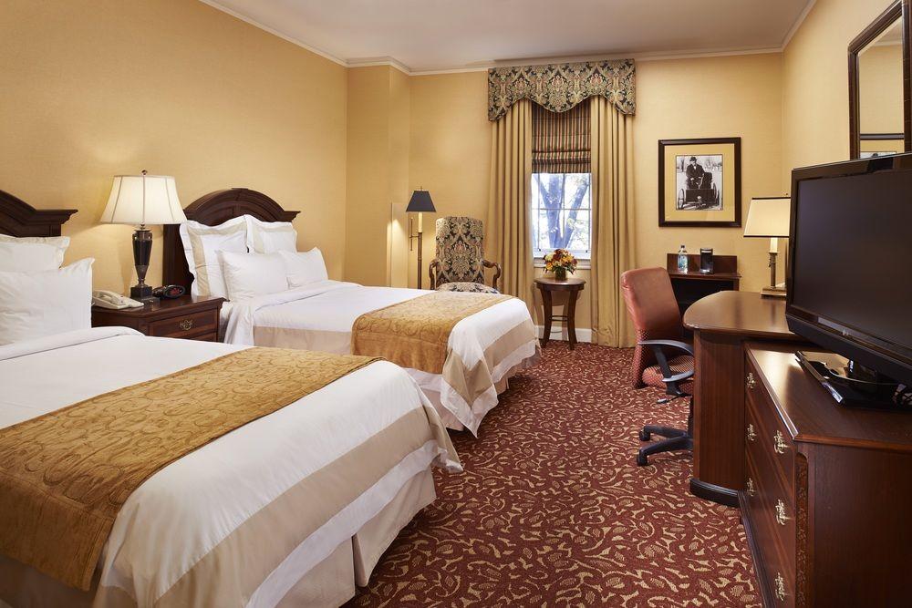 The Dearborn Inn, A Marriott Hotel Bagian luar foto